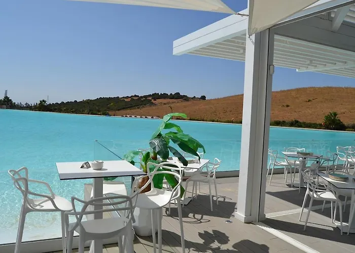 Al-1514 - - Alcazaba Lagoon * Estepona