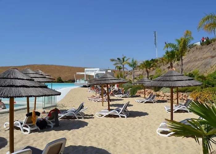 Al-1514 - - Alcazaba Lagoon Estepona