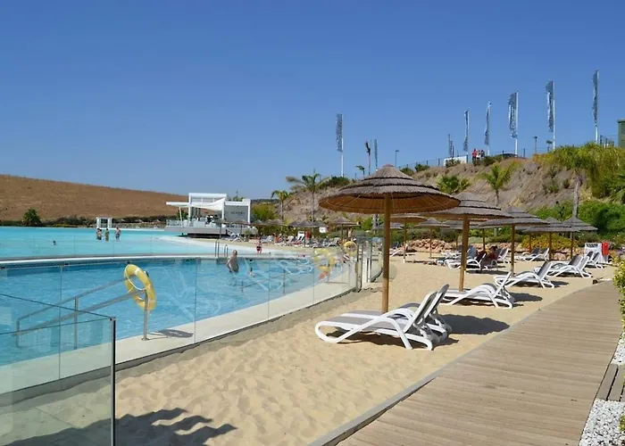 Al-1514 - - Alcazaba Lagoon